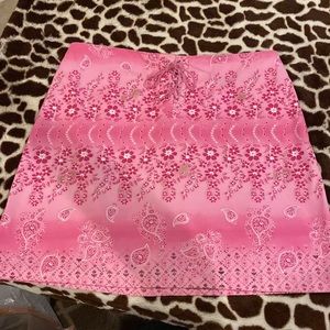 Adorable pink short skirt by My Michelle, size 11/12 juniors, zips in back, 18”